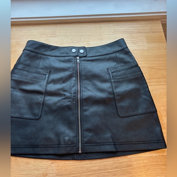 Free People Faux Leather Mini Skirt Zip Front Pockets Black - Picture 1 of 10